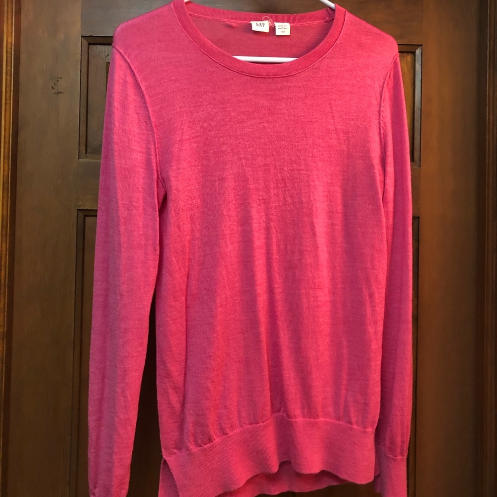 Gap sweater